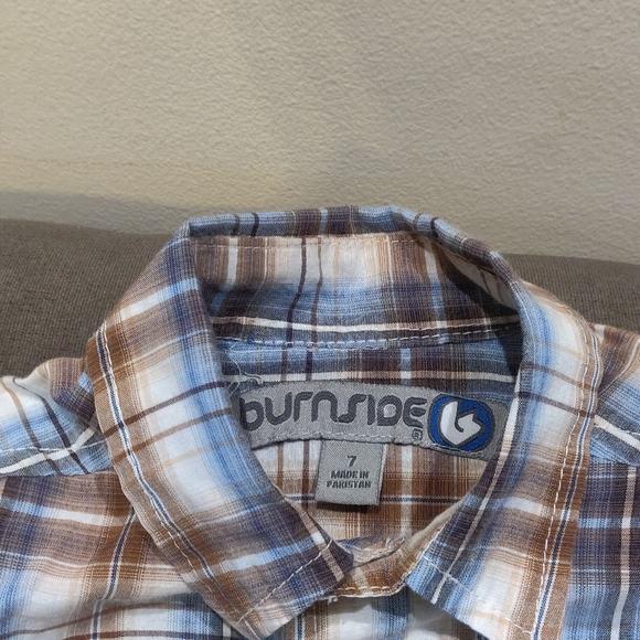 Boys' Long Sleeve Button Down Shirt - Picture 2 of 4